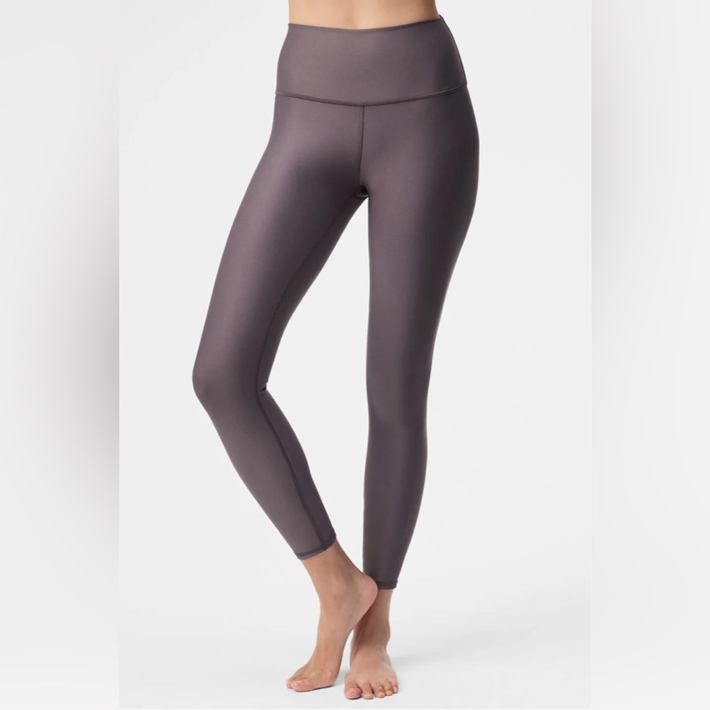 ALO Yoga Airlift 7/8 Legging in Raisinette